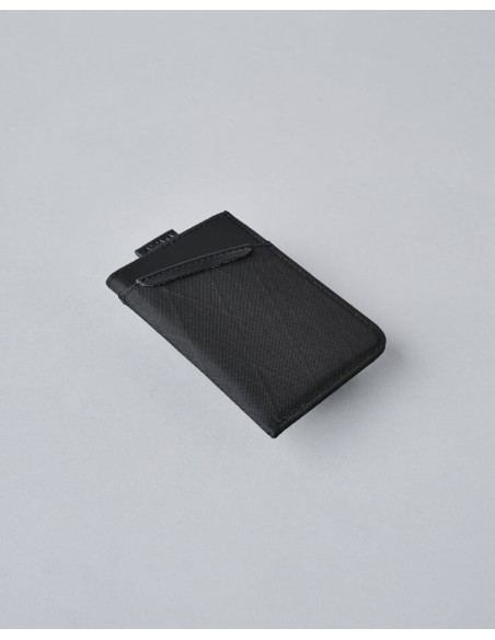 UP V2 minimalist card holder by Alpaka