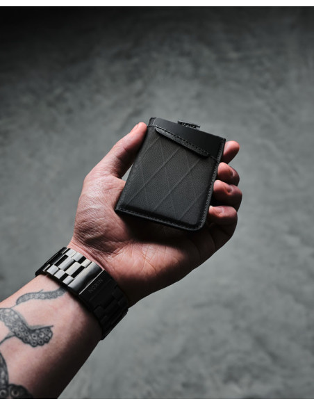 UP V2 minimalist card holder by Alpaka