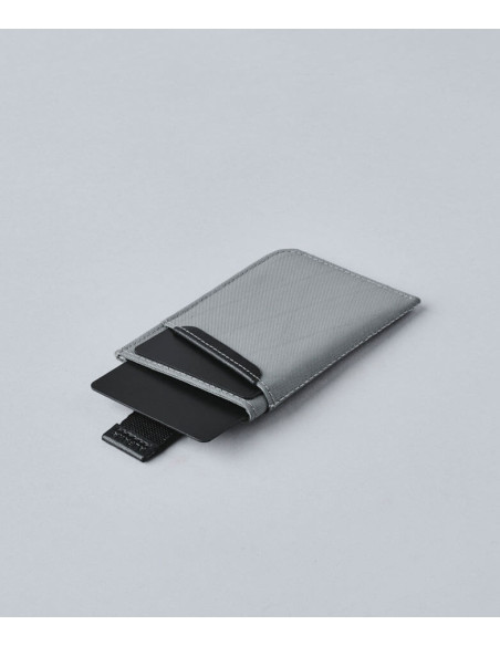 UP V2 minimalist card holder by Alpaka