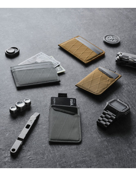 UP V2 minimalist card holder by Alpaka