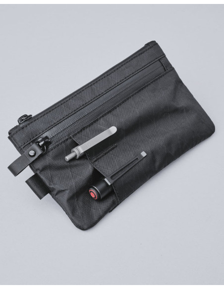 POCHETTE ZIP CLUTCH