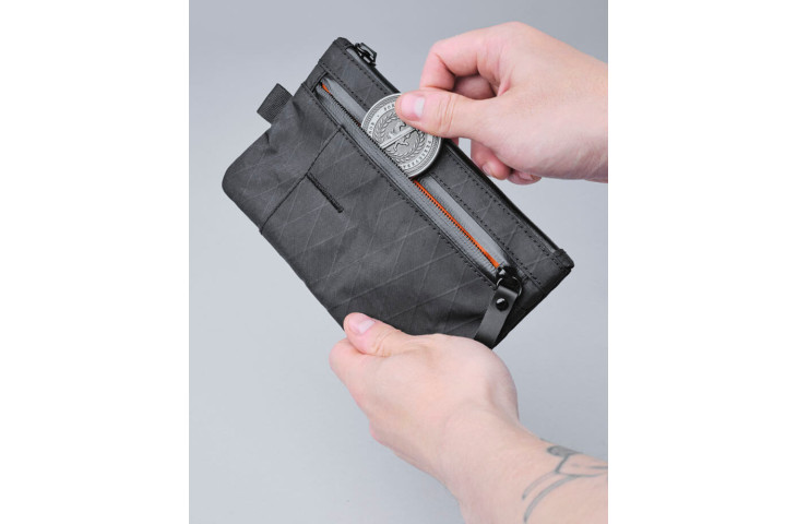 ZIP CLUTCH POUCH