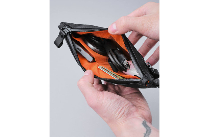 ZIP CLUTCH POUCH