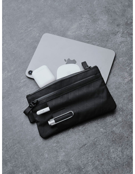 POCHETTE ZIP CLUTCH