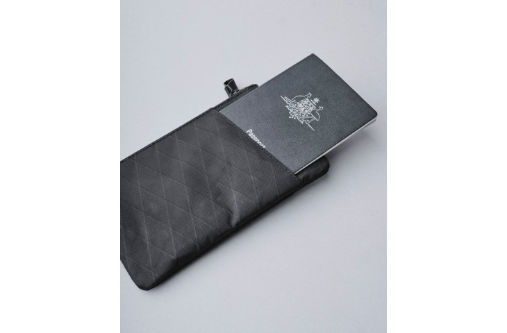 ZIP CLUTCH POUCH
