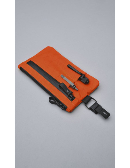 POCHETTE ZIP CLUTCH
