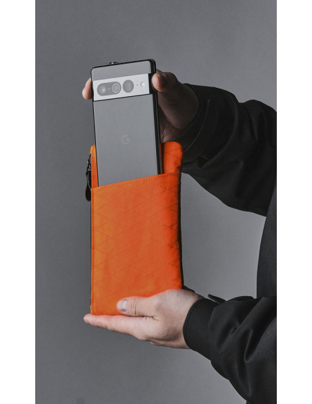 POCHETTE ZIP CLUTCH