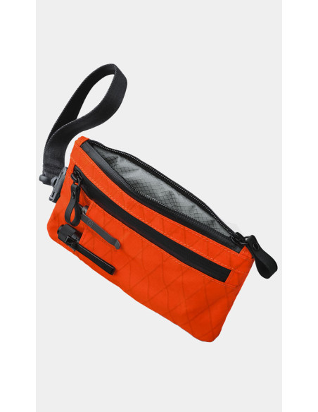 POCHETTE ZIP CLUTCH