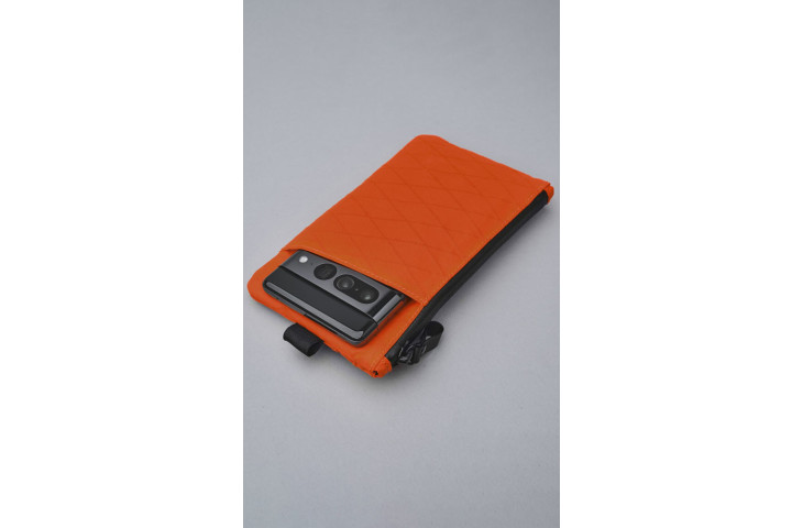 POCHETTE ZIP CLUTCH