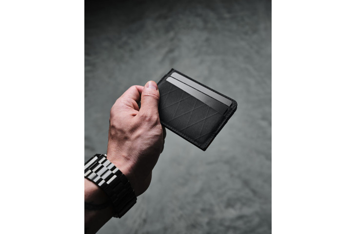 Minimalist Ark wallet by Alpaka
