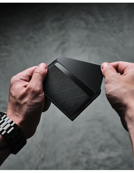 Minimalist Ark wallet by Alpaka