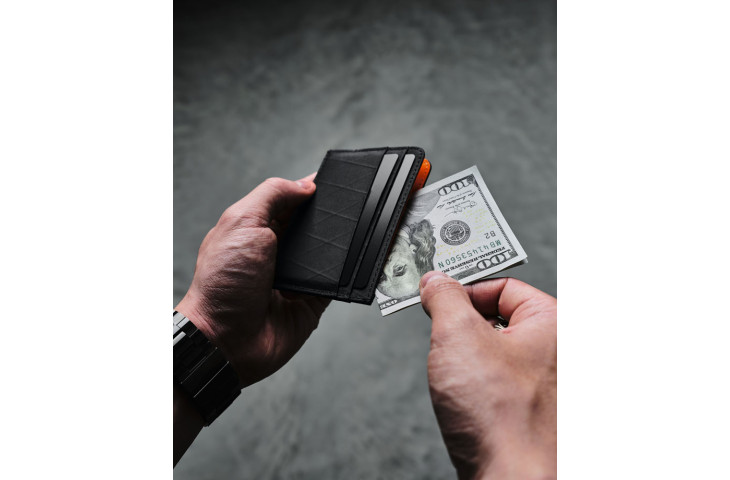 Minimalist Ark wallet by Alpaka